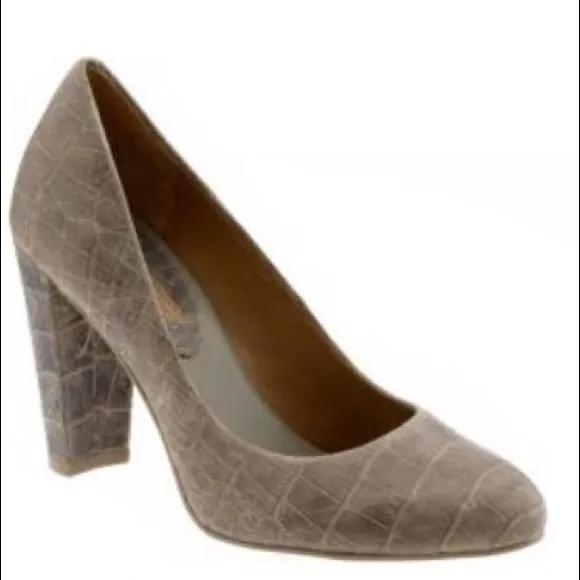 NEW Banana Republic Snake Brown Tan Pumps Size 9.5