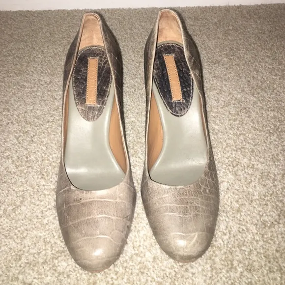NEW Banana Republic Snake Brown Tan Pumps Size 9.5