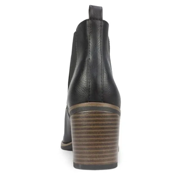 NEW Black Destiny Chelsea ankle boots by White Mountain block heel Sz 9.5