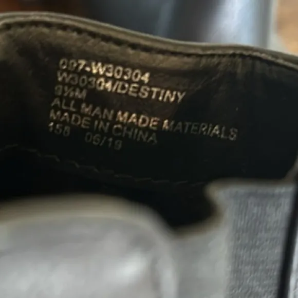 NEW Black Destiny Chelsea ankle boots by White Mountain block heel Sz 9.5
