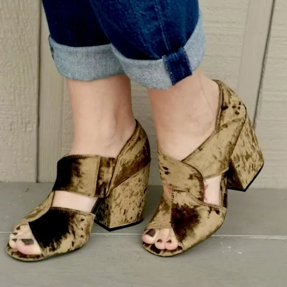 NEW CAbi Crushed Velvet Block Heels