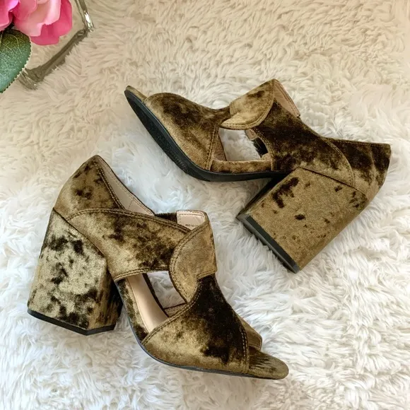 NEW CAbi Crushed Velvet Block Heels