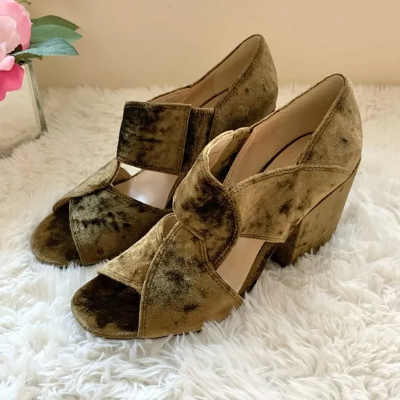 NEW CAbi Crushed Velvet Block Heels