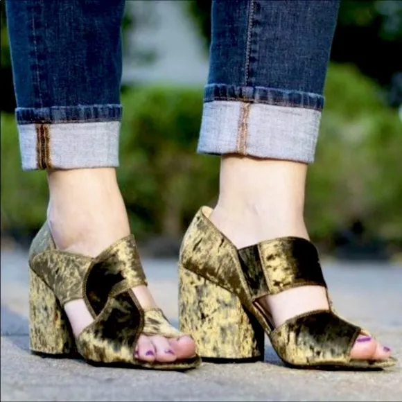 NEW CAbi Crushed Velvet Block Heels