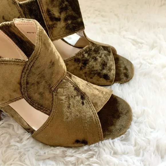 NEW CAbi Crushed Velvet Block Heels