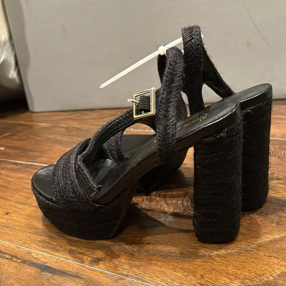 NEW! Chase &amp; Chloe Black Lorelie Platform Heeled Sandal - Size 8