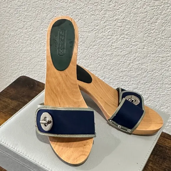 NEW Coach Navy Blue Turnlock Wooden Mule Kitten Heel Sandals Size 8.5
