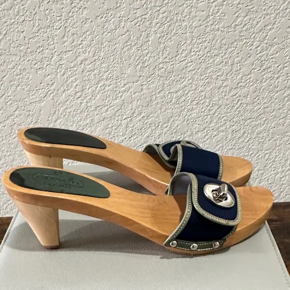 NEW Coach Navy Blue Turnlock Wooden Mule Kitten Heel Sandals Size 8.5