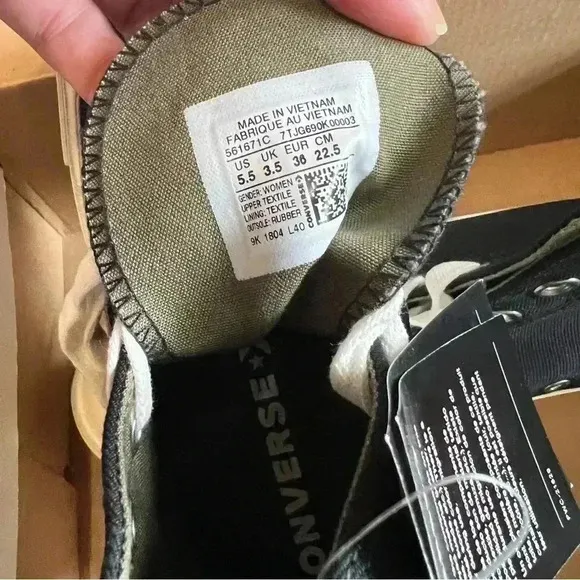 NEW CONVERSE Chuck Taylor’s CTAS Lift Ripple Hi Tops - Size 5.5