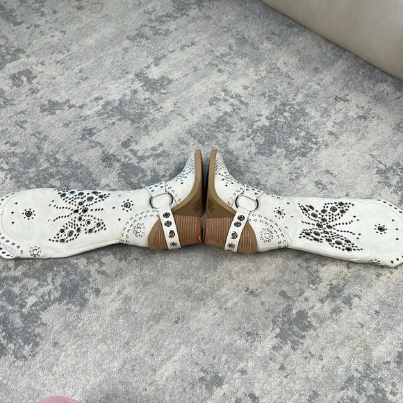 New Dolls Kill Current Mood White Studded Butterfly Cowboy Boots Festival Sz 6