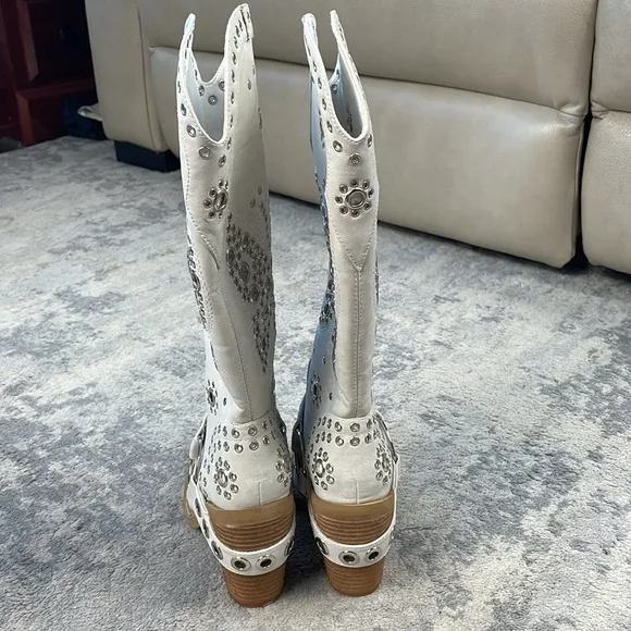New Dolls Kill Current Mood White Studded Butterfly Cowboy Boots Festival Sz 6