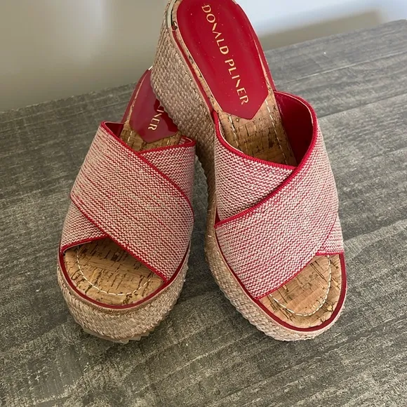 NEW | Donald Pliner Women's‎ Ideala Basic Elastic Wedge Sandals Tomato Red Sz 5