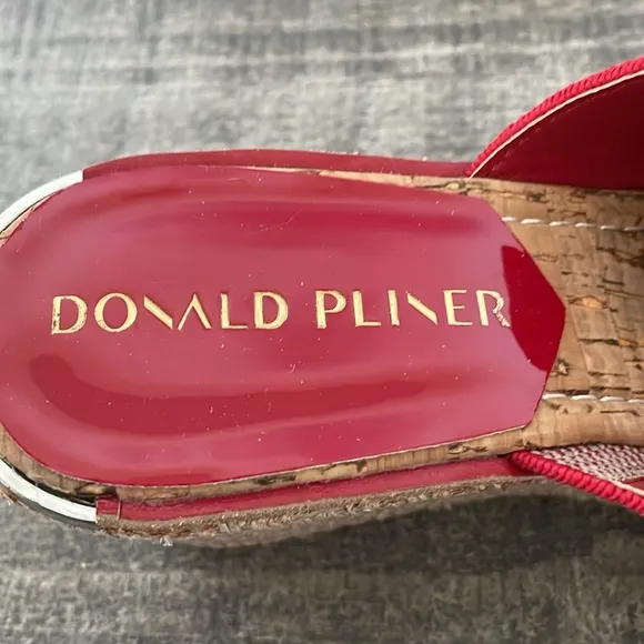 NEW | Donald Pliner Women's‎ Ideala Basic Elastic Wedge Sandals Tomato Red Sz 5