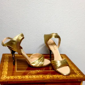 New ESCADA 38 Gold Lemay Heels Italy Size US 8