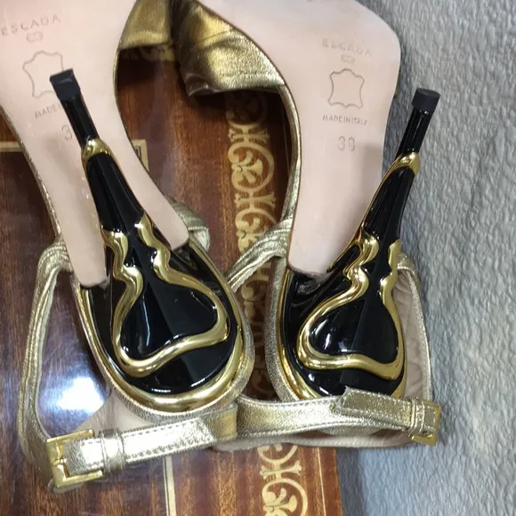 New ESCADA 38 Gold Lemay Heels Italy Size US 8