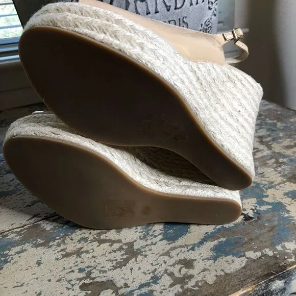 NEW Footcandy Costa Rica Nude Patent Leather Peep Toe Wedge Sandals NWT