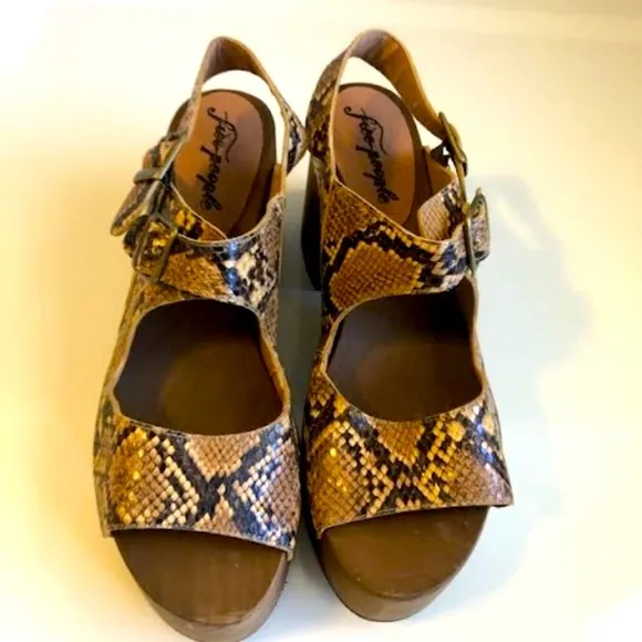 New FREE PEOPLE Belem Clogs Snake Print Chunky Platform Sandal 8.5 MSRP $168