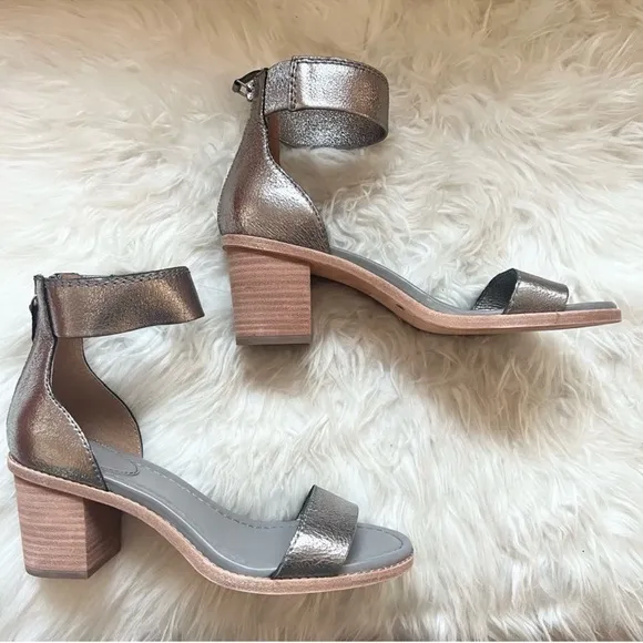 New! FRYE Brielle Metallic Leather Back Zip Block Heel Sandals