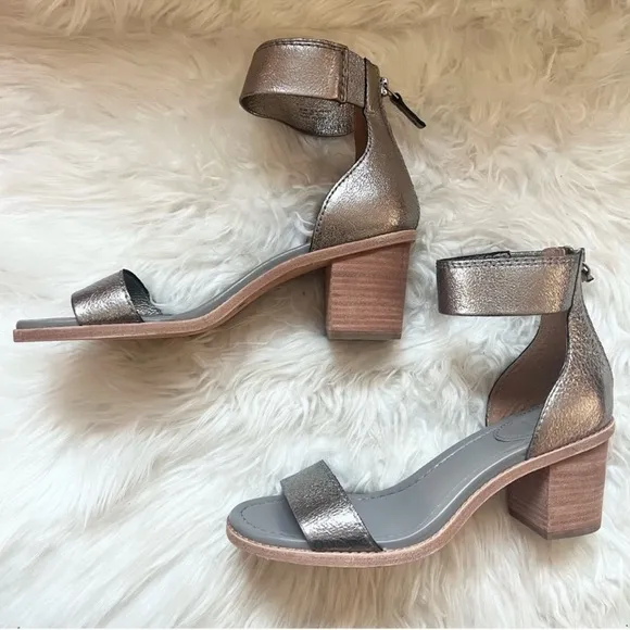 New! FRYE Brielle Metallic Leather Back Zip Block Heel Sandals