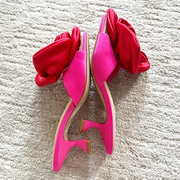 NEW Gianni Bini Red Rose Satin Pink Kitten Heel Sandals women size 5