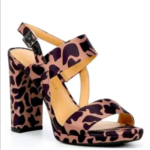 New Gibson &amp; Latimer Emmy Giraffe Print Block Heel