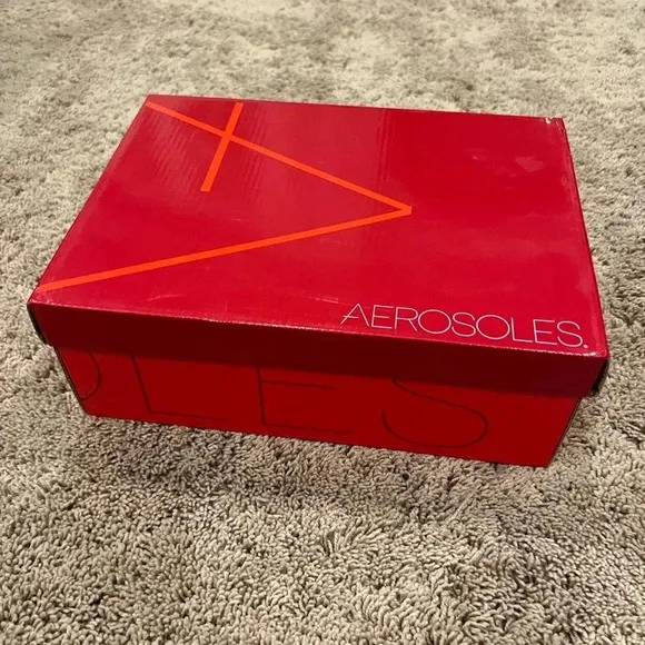 New in box Aerosoles high alert blue denim sandals 6.5 block heel x cross