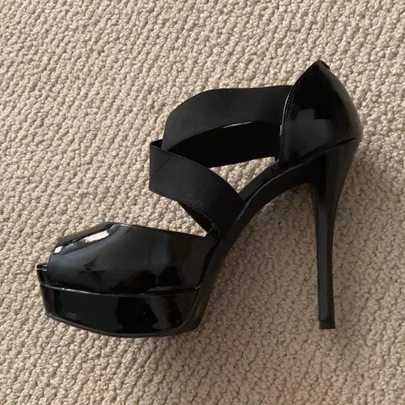 NEW Jessica Simpson Stiletto High Heels Black Platinum Strappy Elastic 8 NWOB