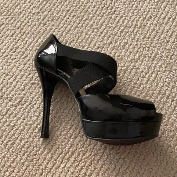 NEW Jessica Simpson Stiletto High Heels Black Platinum Strappy Elastic 8 NWOB