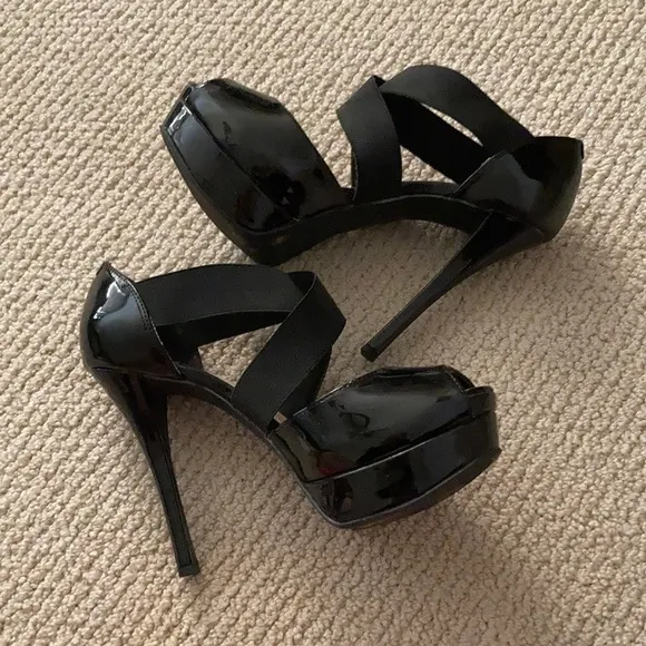 NEW Jessica Simpson Stiletto High Heels Black Platinum Strappy Elastic 8 NWOB
