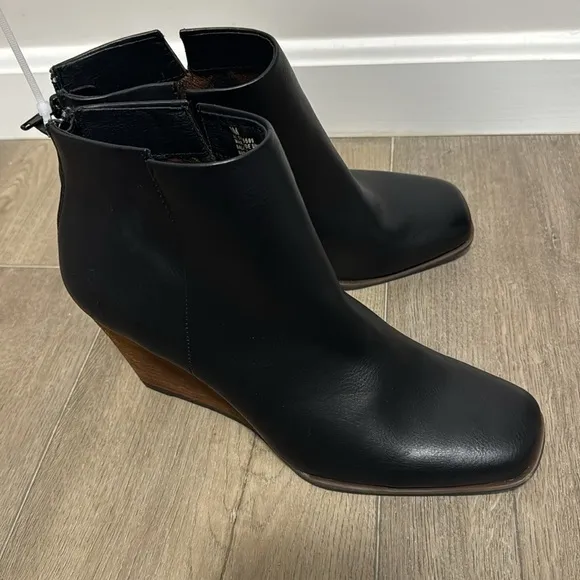 NEW! KORKS Black Oliana Wedge Bootie - Size 9