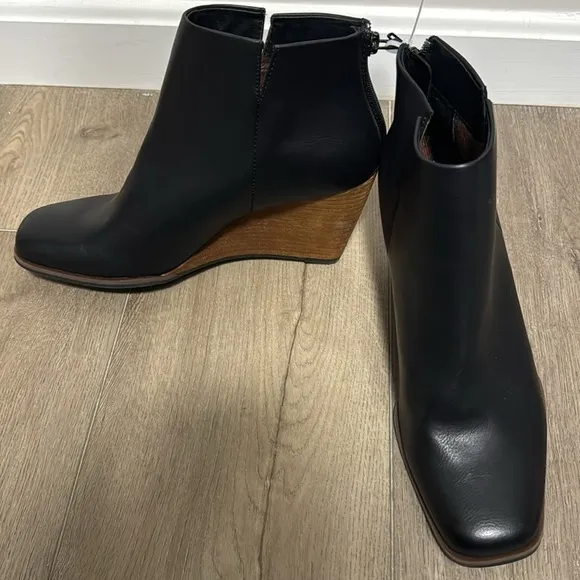 NEW! KORKS Black Oliana Wedge Bootie - Size 9