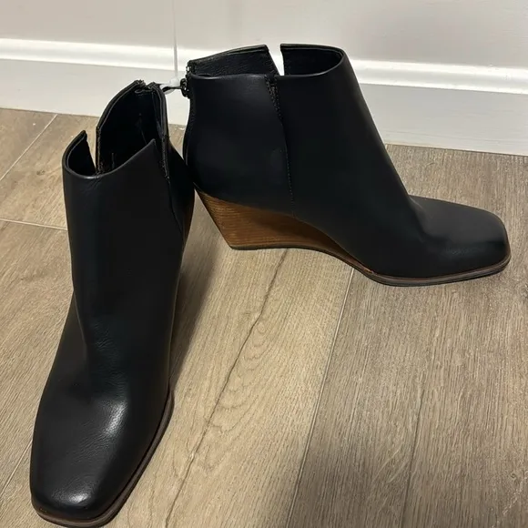 NEW! KORKS Black Oliana Wedge Bootie - Size 9