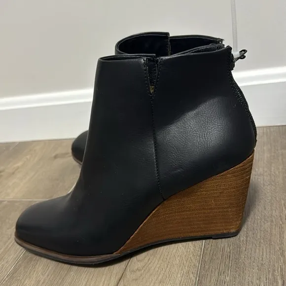 NEW! KORKS Black Oliana Wedge Bootie - Size 9