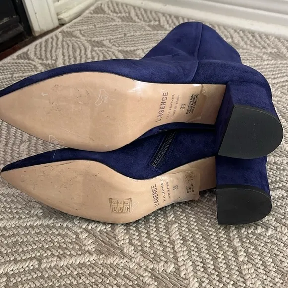 New. L’Agence Jeanne Suede Block Heel Ankle Booties in Midnight Blue Size 38