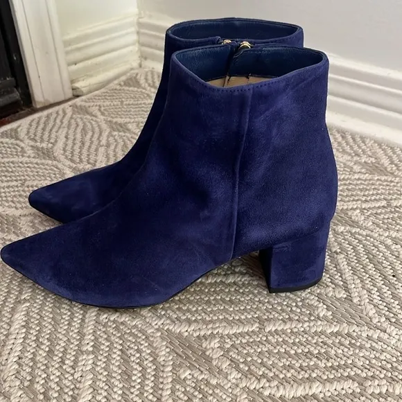 New. L’Agence Jeanne Suede Block Heel Ankle Booties in Midnight Blue Size 38