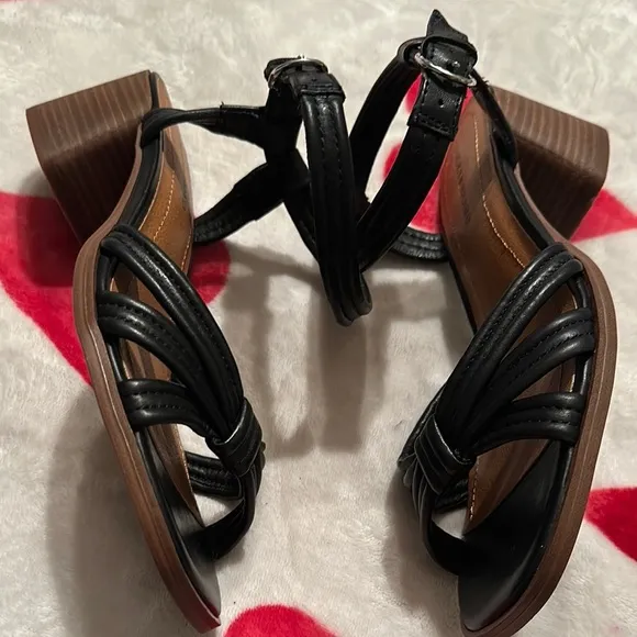 New Lucky BrandWomen's Jolenne Adjustable Strap Block-Heel Sandals