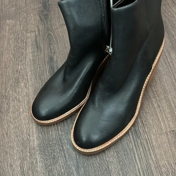 New! Marc Fisher ML Haleena Black Leather Ankle Boots - Size 9