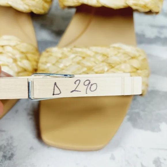 NEW Mia Felicity Raffia Double Band Block Heel Sandals in Natural D290