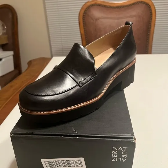 NEW Naturalizer Women's Black Leather Darry Platform Loafer Size 12W