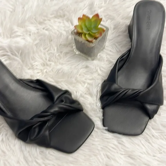 NEW Open Edit Cora Black twist heel sandals women size 8