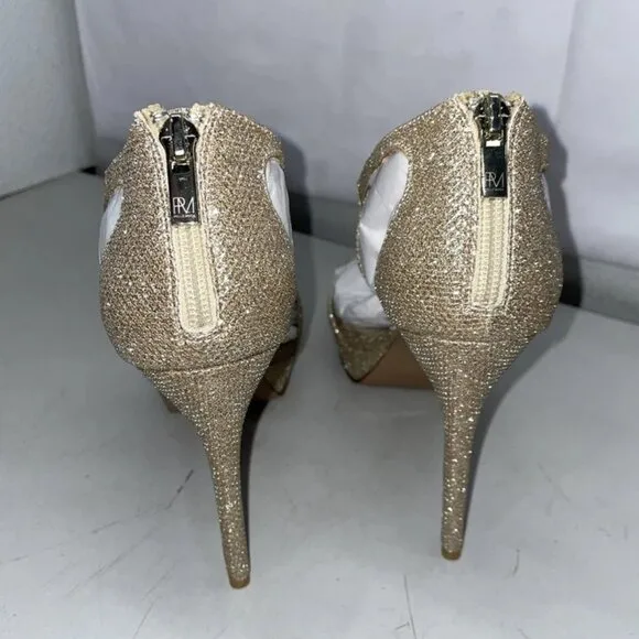 NEW Pelle Moda Oneda Platform Heels Platinum Gold Metallic Size 8.5