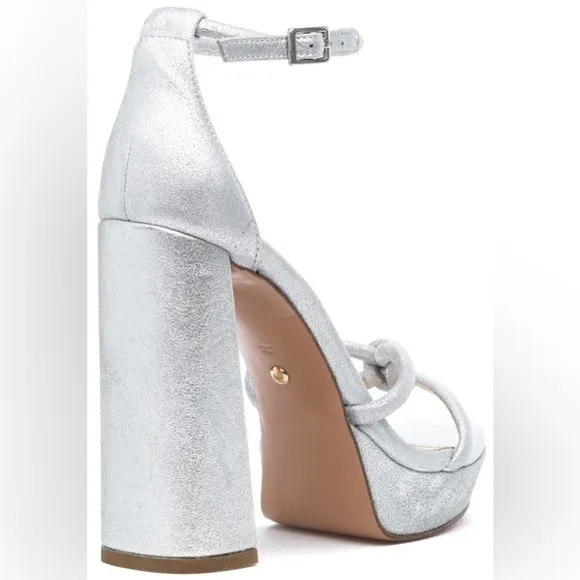 NEW! Pelle Moda Silver Metallic Suede Gillian Sandal - Size 7.5