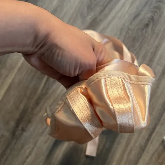 New Pointe Shoes Ballet Size 40W