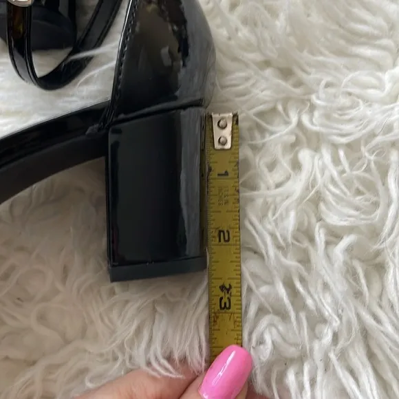 NEW Steve MADDEN Patent Leather Block Heel Open Toe Sandals