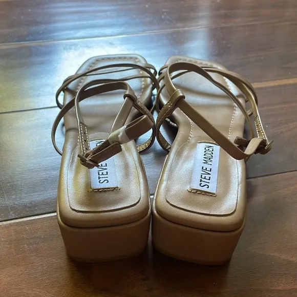 NEW Steve Madden Womens Appealing Sandals 7 Strappy Block Heel Adjustable Tan