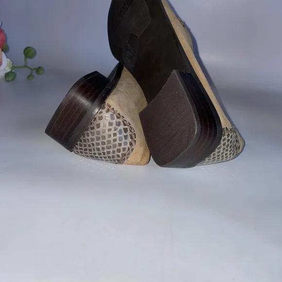 NEW 🎉 Stuart Weitzman Flat Suede Leather Python Loafers
