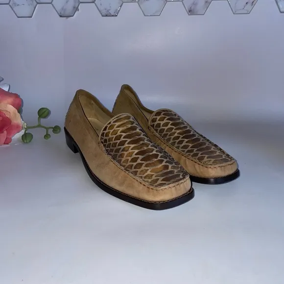 NEW 🎉 Stuart Weitzman Flat Suede Leather Python Loafers