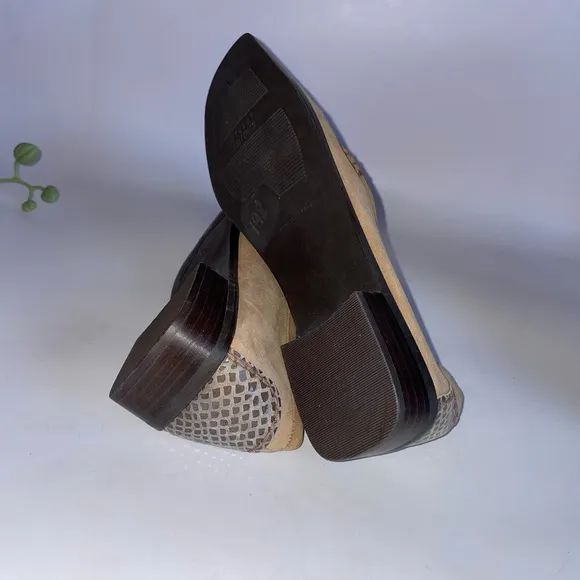 NEW 🎉 Stuart Weitzman Flat Suede Leather Python Loafers