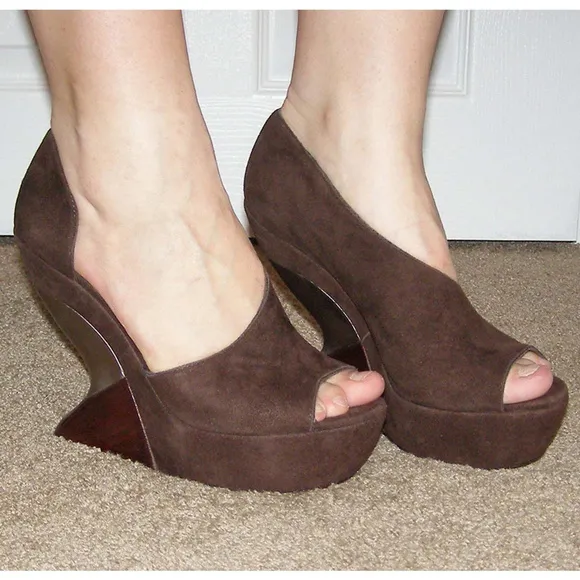 New sz 9 Leifsdottir Brown Suede Wedge Shoes