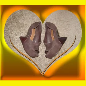 New sz 9 Leifsdottir Brown Suede Wedge Shoes